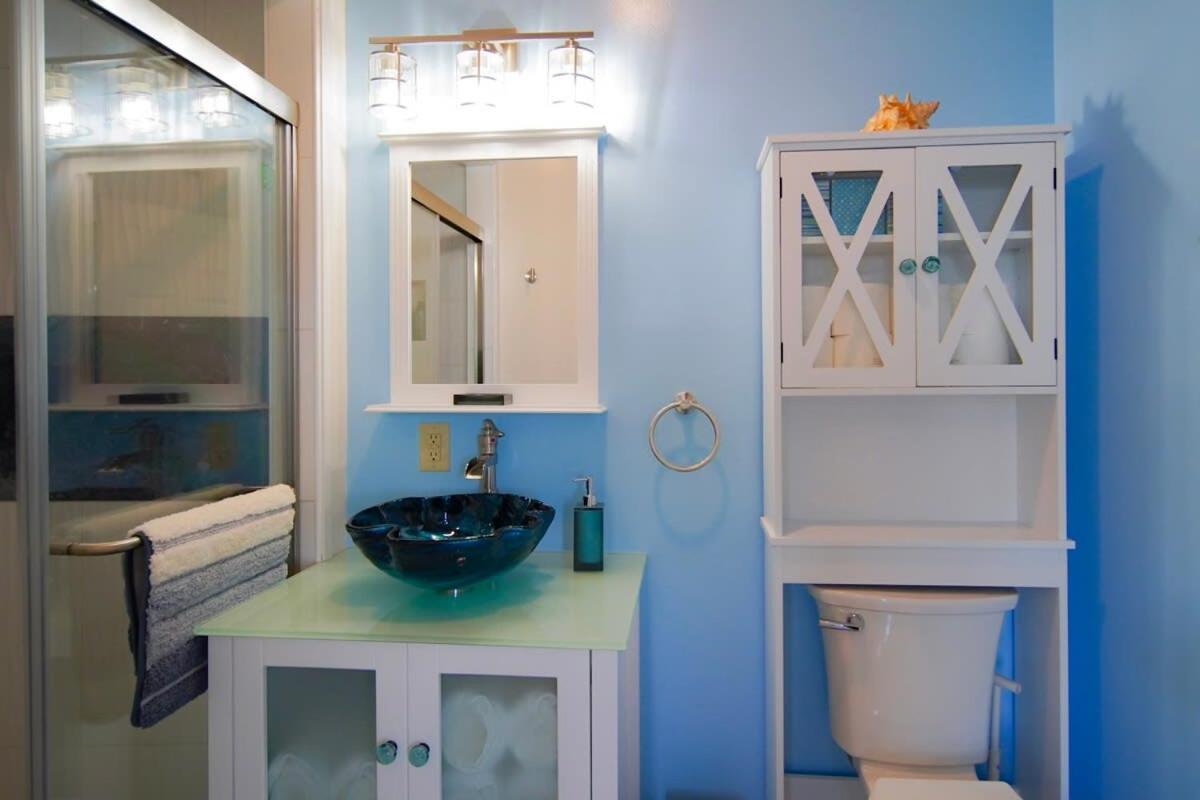 פלטסבורג Loza House Coastal Design Unit With Lake & Mountain Views מראה חיצוני תמונה